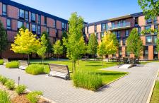 Multi-unit building with courtyard